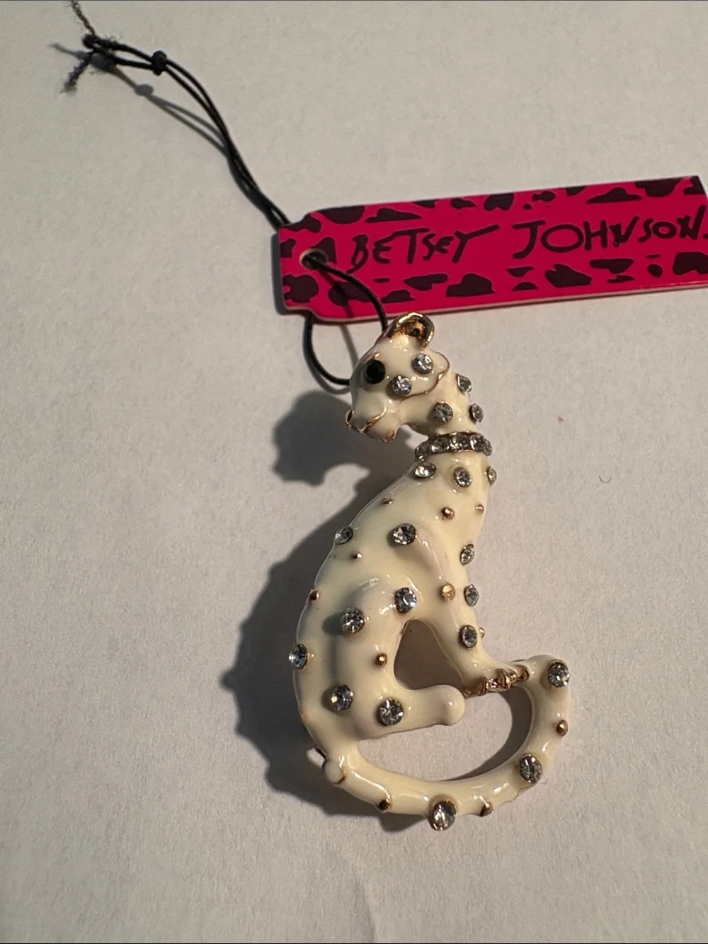 Betsey Johnson Cream Jeweled Cat Pendant/brooch Necklace
